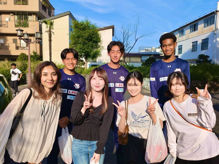 大宮アルディージャの選手と記念撮影